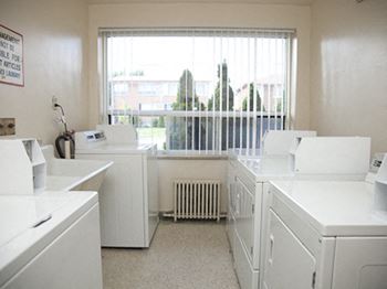 Glen Park Apartments in Toronto, ON on-site laundry facility